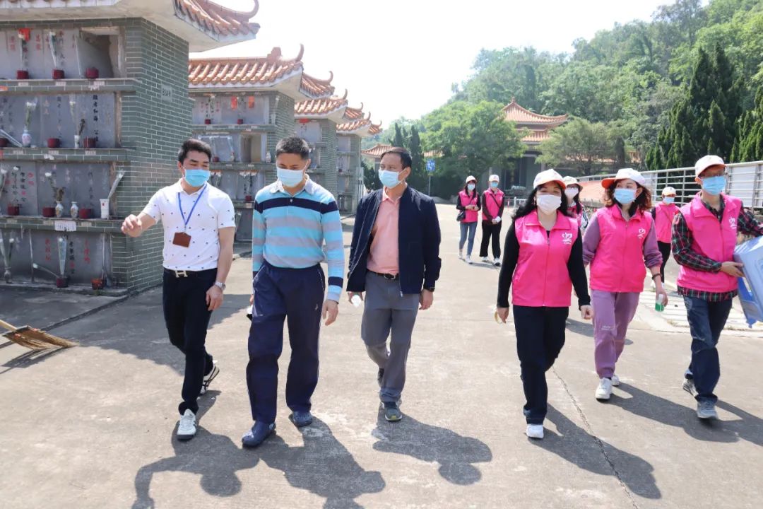 清明节杏坛慈善会代献鲜花代祭扫活动